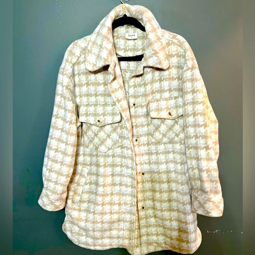 Shacket - Picture 1 of 3